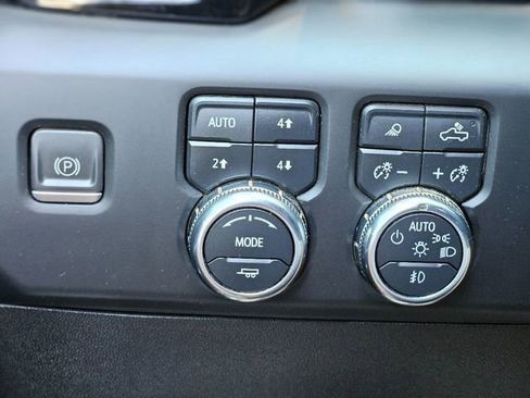 Used 2024 GMC Sierra 2500 AT4 w/ Technology Package image 20