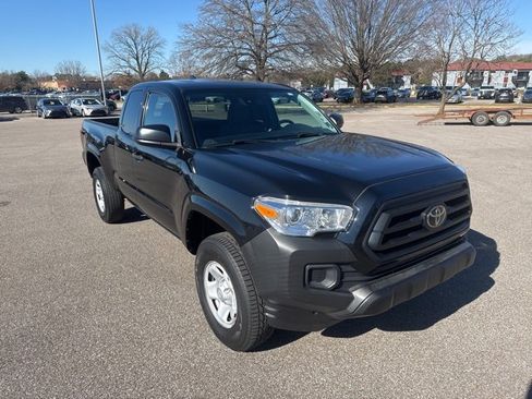 Used 2020 Toyota Tacoma SR w/ Phone Cable & Charge Package image 7