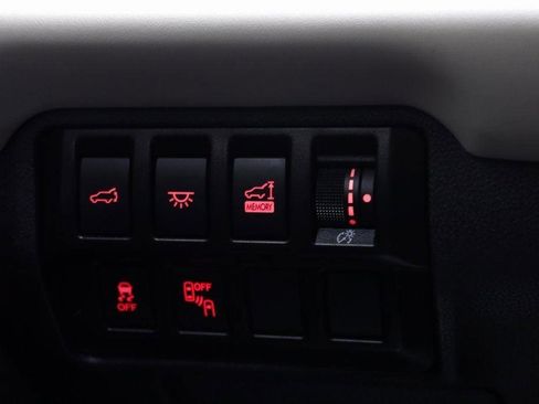 Used 2022 Subaru Ascent Limited w/ Technology Package image 8