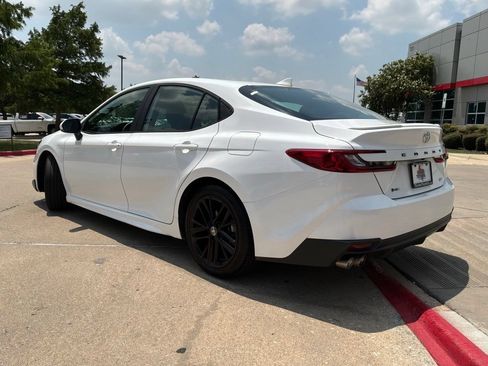 Used 2026 Toyota Camry SE FWD image 8