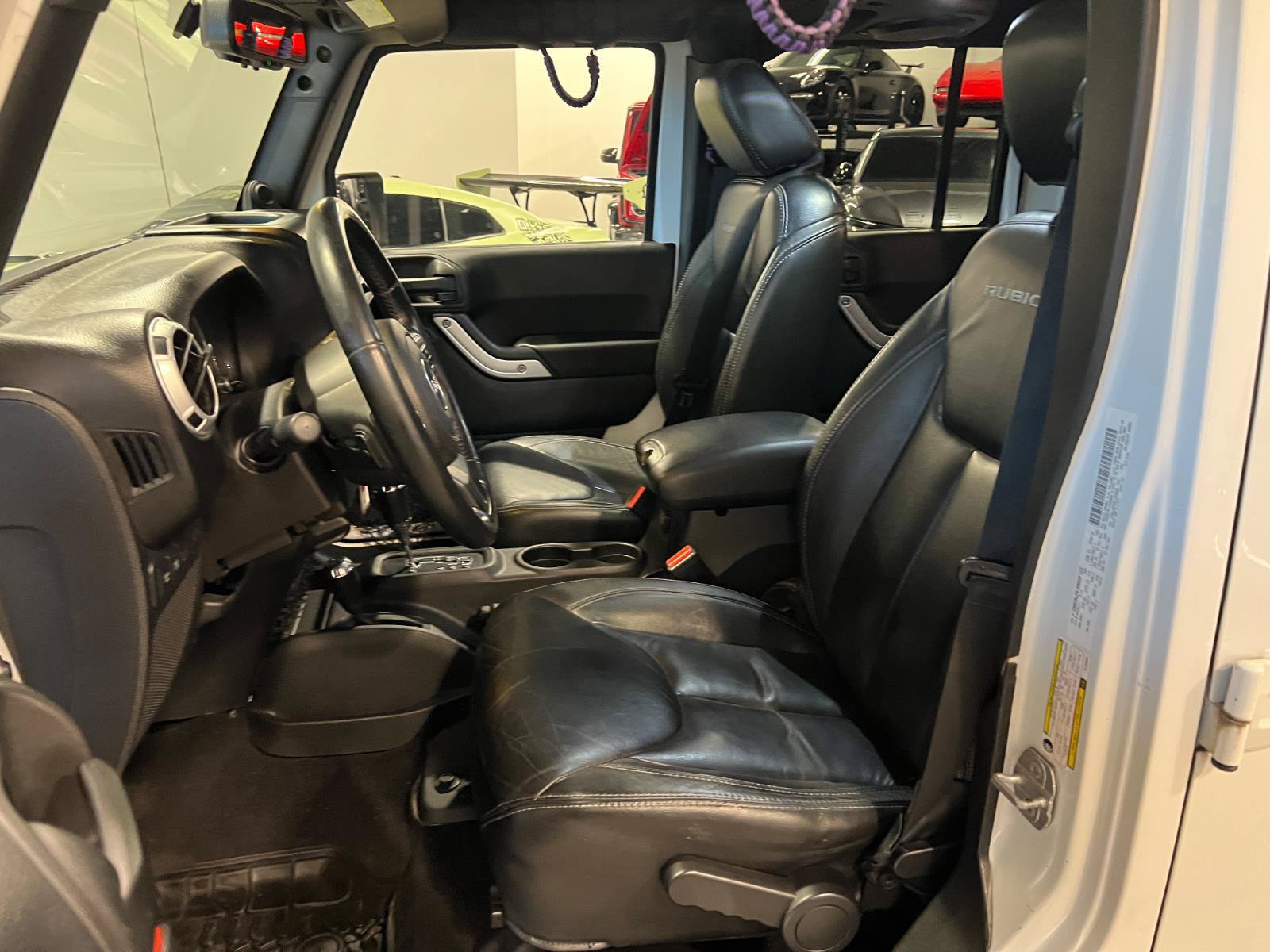 Used 2014 Jeep Wrangler Unlimited Rubicon w/ Dual Top Group AWD/4WD image 9