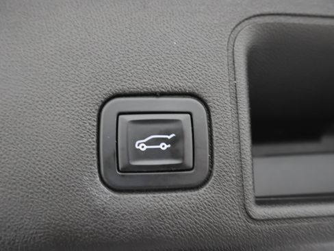 Used 2018 GMC Terrain Denali w/ Comfort Package AWD/4WD image 31