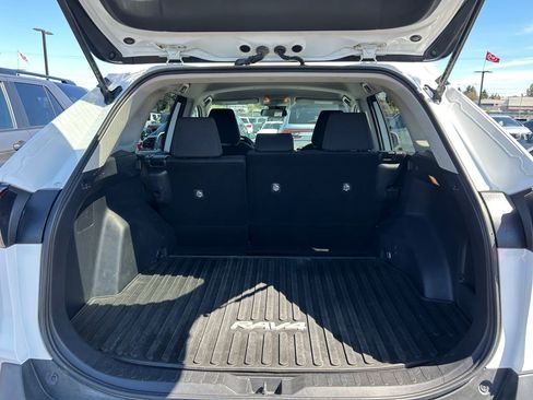 Used 2021 Toyota RAV4 LE w/ Carpet Mat Package (TMS) AWD/4WD image 23