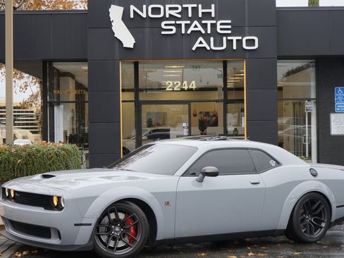 Used 2021 Dodge Challenger R/T Scat Pack image 1