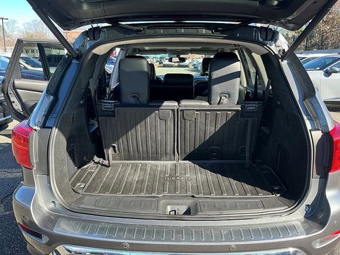 Used 2019 Nissan Pathfinder Platinum w/ Cargo Package image 27