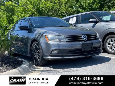Used 2015 Volkswagen Jetta Sport FWD image 1