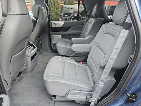 Used 2019 Lincoln Navigator Reserve w/ Cargo Package AWD/4WD image 26