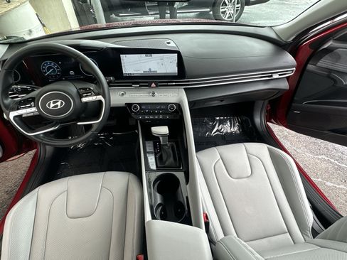 Used 2024 Hyundai Elantra Limited FWD image 31