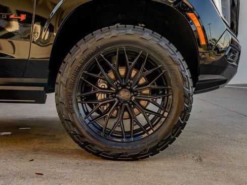 Used 2026 GMC Yukon AT4 Ultimate image 12