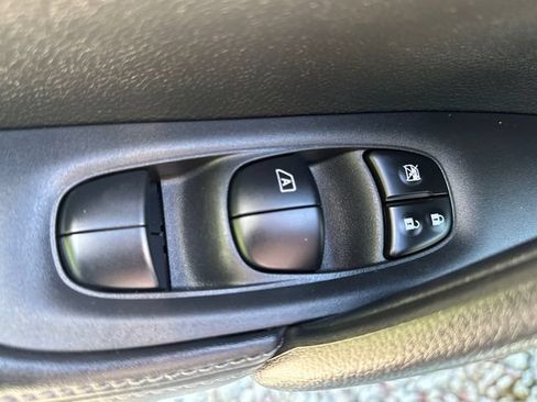 Used 2022 Nissan Rogue Sport SL AWD/4WD image 24