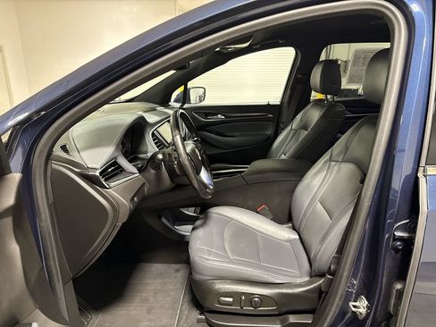 Used 2023 Buick Enclave Essence FWD image 19