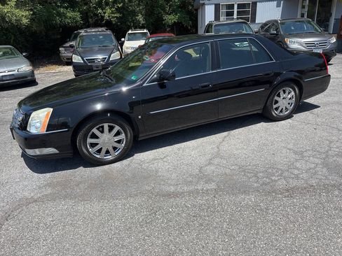 Used 2007 Cadillac DTS Luxury II FWD image 1