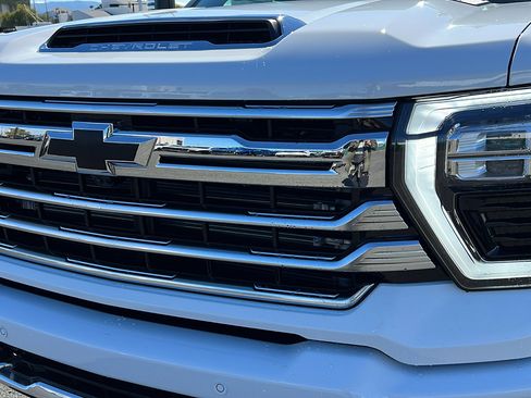 New 2026 Chevrolet Silverado 2500 High Country w/ High Country Premium Package AWD/4WD image 10