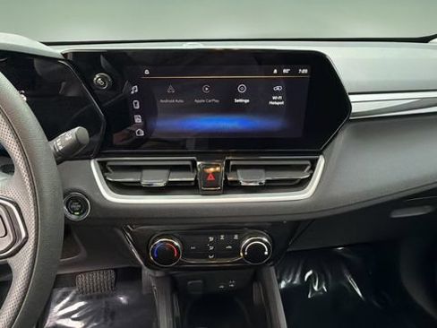 Used 2025 Chevrolet TrailBlazer LT AWD/4WD image 24