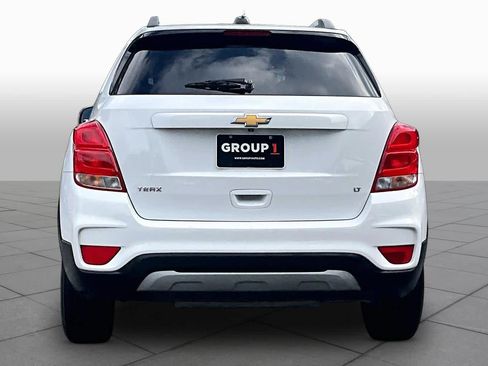 Used 2019 Chevrolet Trax LT w/ LT Convenience Package FWD image 5
