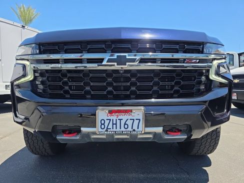 Used 2022 Chevrolet Tahoe Z71 w/ Luxury Package AWD/4WD image 32