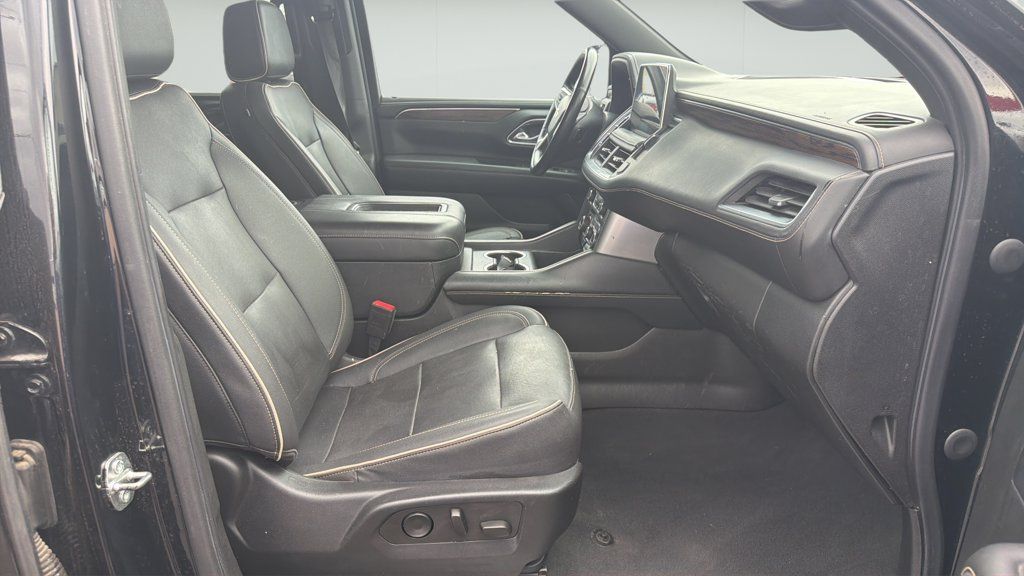 Used 2023 Chevrolet Suburban Premier RWD image 17