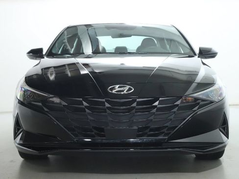 Used 2023 Hyundai Elantra SEL w/ Convenience Package FWD image 5