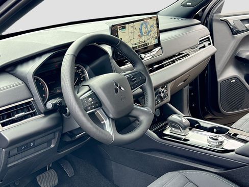 New 2026 Mitsubishi Outlander LE AWD/4WD image 4