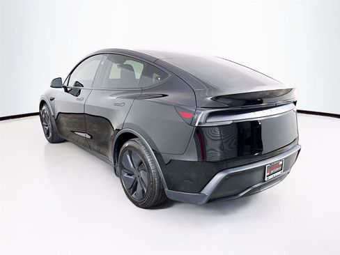 Used 2026 Tesla Model Y 2WD image 33