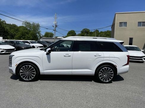 New 2026 Hyundai Palisade Calligraphy FWD image 2