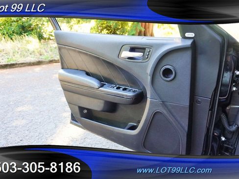 Used 2017 Dodge Charger SRT RWD image 21