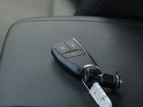 Used 2025 Chevrolet Colorado W/T w/ WT Custom Package image 33