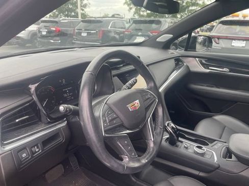 Used 2023 Cadillac XT5 Premium Luxury w/ LPO, Floor Liner Package AWD/4WD image 9