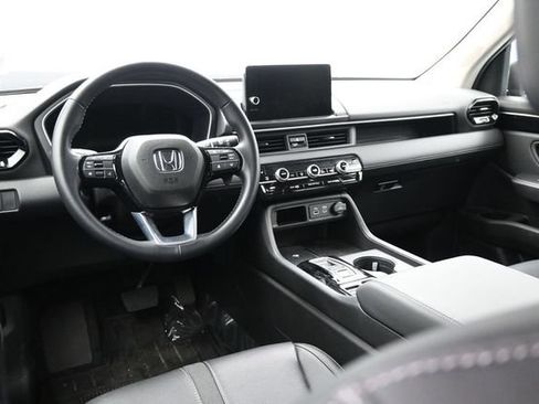 Used 2025 Honda Pilot EX-L image 25