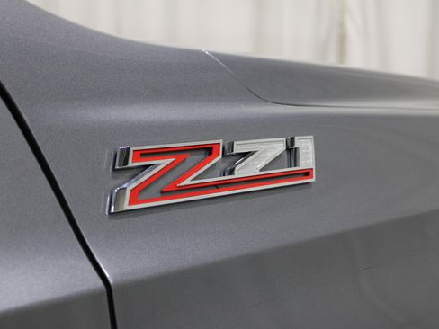 Used 2022 Chevrolet Suburban Z71 w/ Luxury Package AWD/4WD image 28