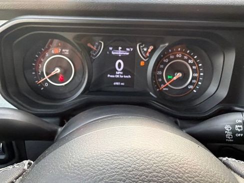 Used 2025 Jeep Wrangler Unlimited Sport AWD/4WD image 28