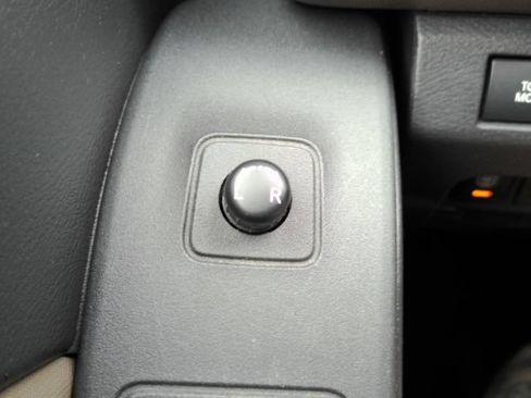 Used 2022 Nissan Frontier SV RWD image 31
