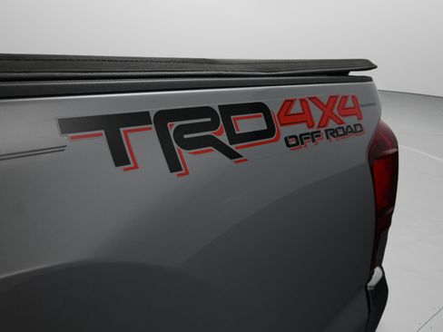 Used 2019 Toyota Tacoma TRD Off-Road image 39