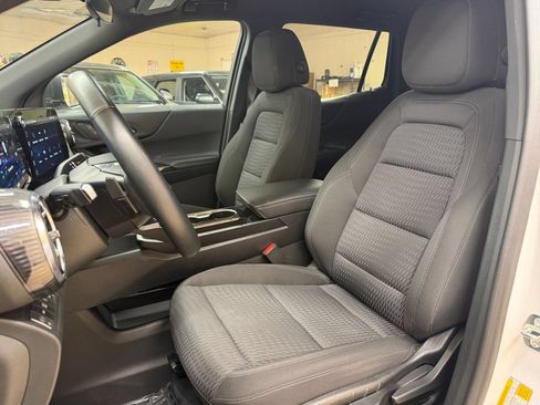 Used 2025 Chevrolet Equinox LT AWD/4WD image 32