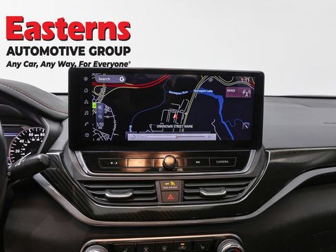 Used 2023 Nissan Altima 2.5 SR w/ SR Premium Package FWD image 12