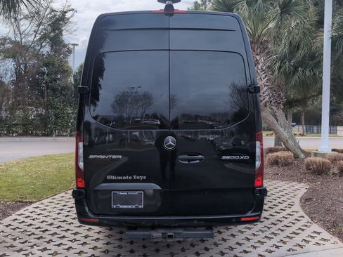 Used 2019 Mercedes-Benz Sprinter 3500 image 9