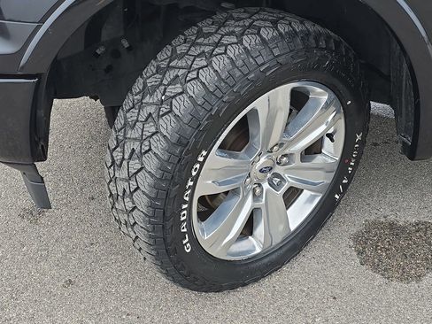 Used 2019 Ford F150 Platinum w/ Equipment Group 701A Luxury image 31