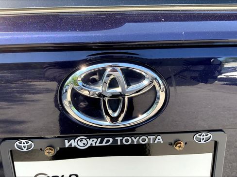 Used 2019 Toyota RAV4 XLE w/ Convenience Package FWD image 27