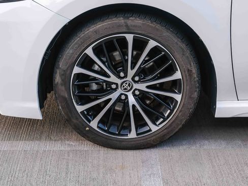 Certified 2020 Toyota Camry SE FWD image 10