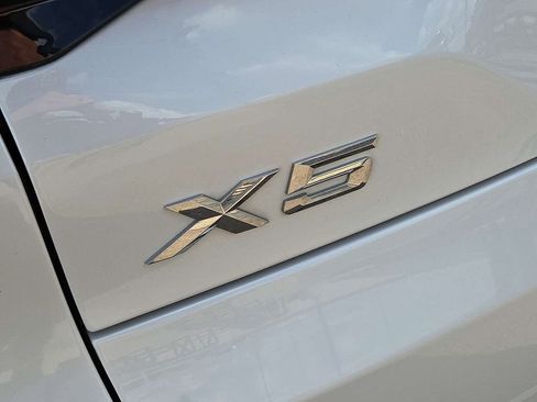 Used 2024 BMW X5 xDrive50e image 12