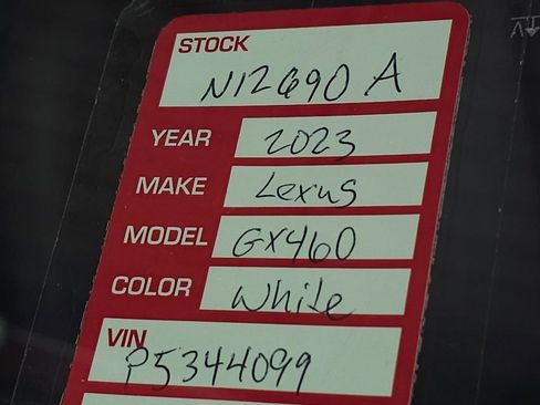 Used 2023 Lexus GX 460 Premium w/ Premium Package image 36