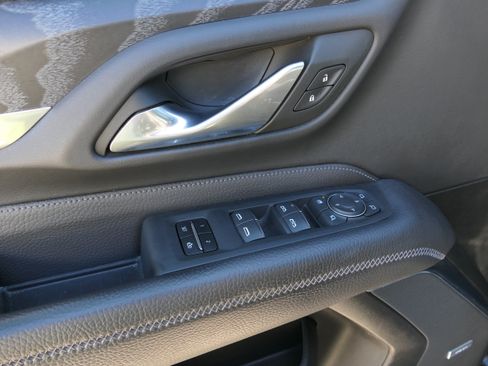 Used 2023 GMC Yukon Denali AWD/4WD image 15