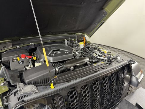 Used 2023 Jeep Wrangler Unlimited w/ Cold Weather Group AWD/4WD image 57
