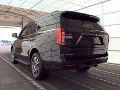 Used 2025 Ford Expedition Active AWD/4WD image 7