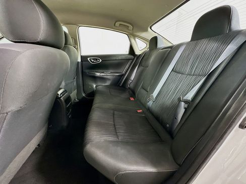 Used 2017 Nissan Sentra SV FWD image 4