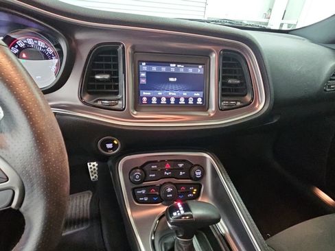 Used 2019 Dodge Challenger R/T w/ Driver Convenience Group RWD image 13
