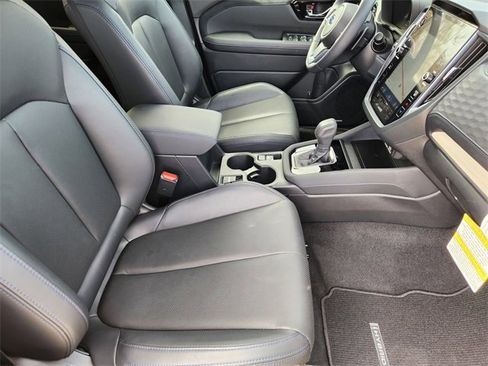 Used 2025 Subaru Forester Limited image 14