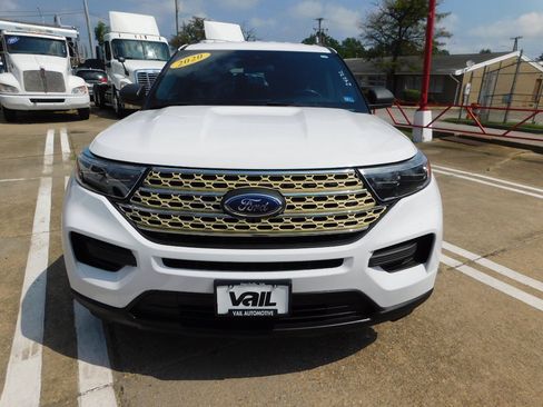 Used 2020 Ford Explorer XLT AWD/4WD image 5