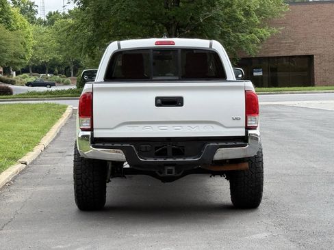 Used 2016 Toyota Tacoma SR5 w/ Towing Package RWD image 5
