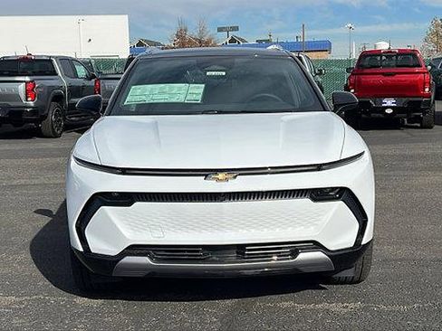 New 2026 Chevrolet Equinox EV LT image 2